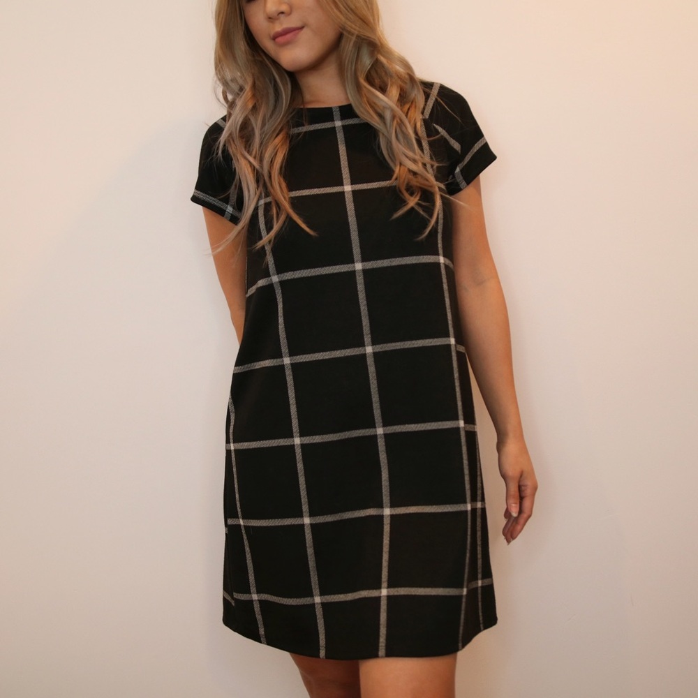 Mod Ref | B&W Geometric dress